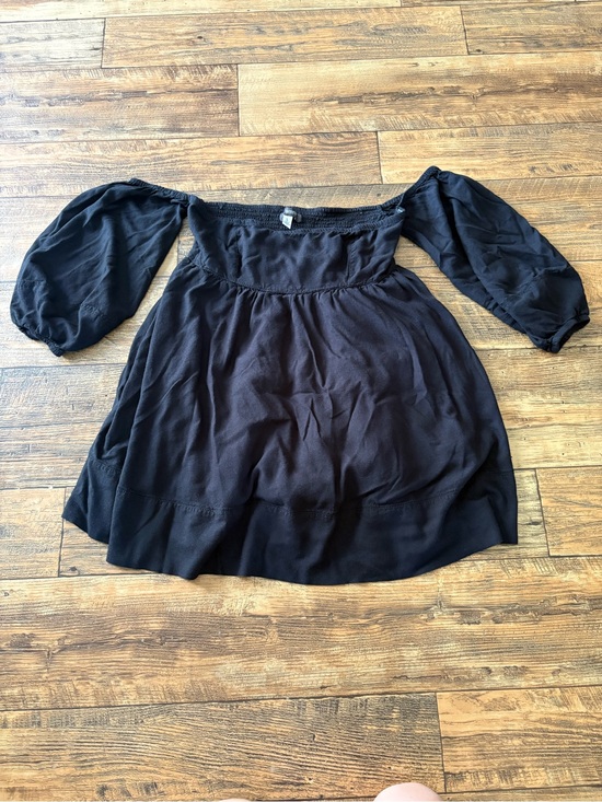 Urban Outfitters Dresses & Skirts - Urban Outfitters Sofia Black Puff Sleeve Mini Dress Black size L